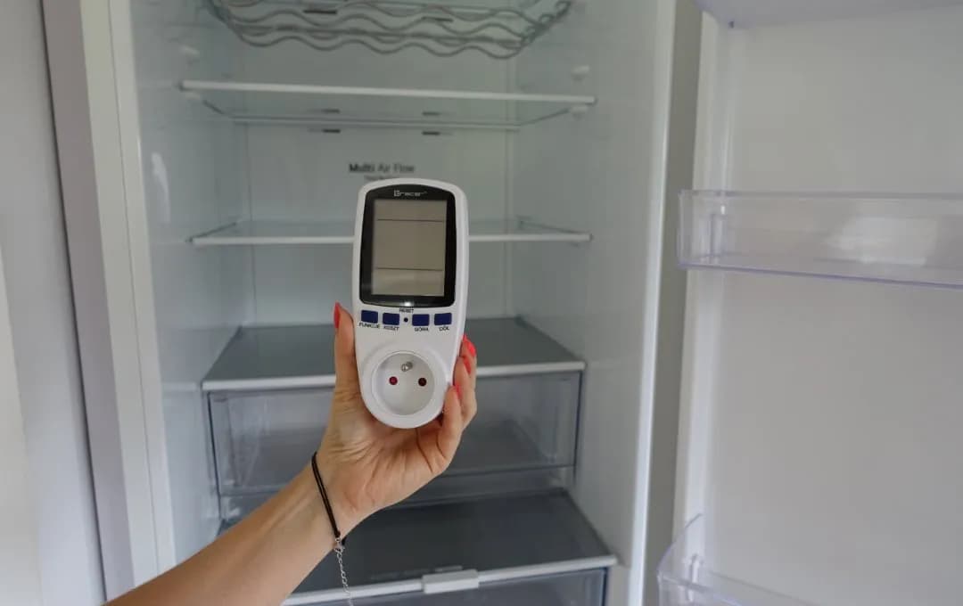 Moc elektryczna lodówki - jak ją obliczyć i oszczędzać