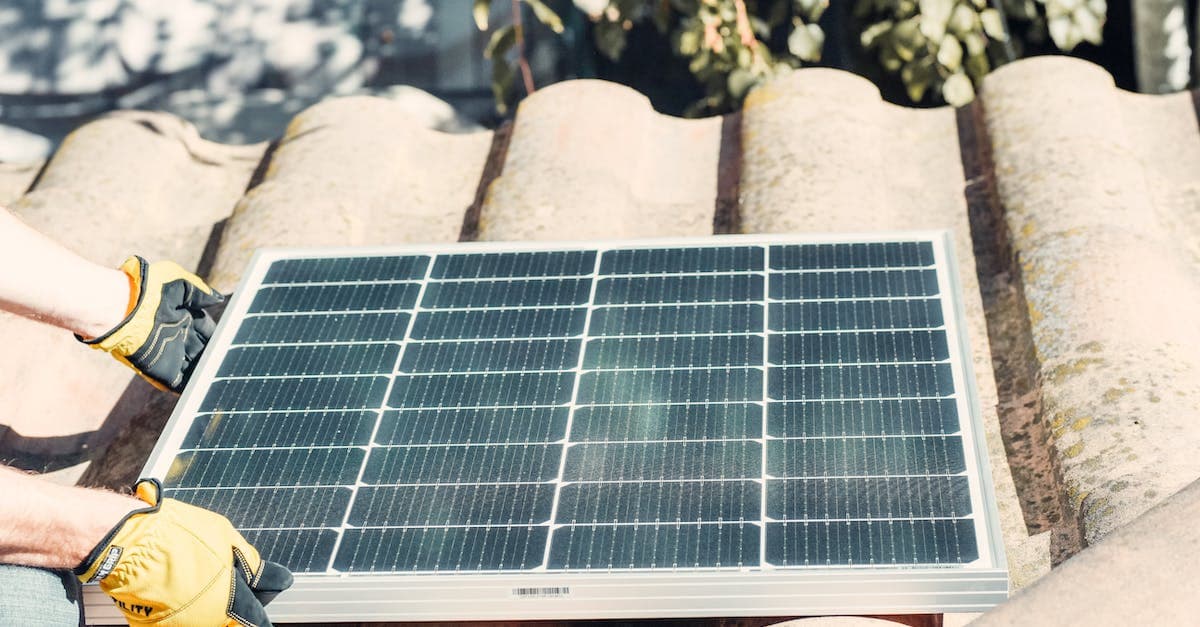 Fotowoltaika - Jaka moc na dom w 2025? Optymalne panele fotowoltaiczne