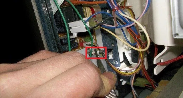 Gdzie jest bezpiecznik w zmywarce Bosch? Oto, co musisz wiedzieć