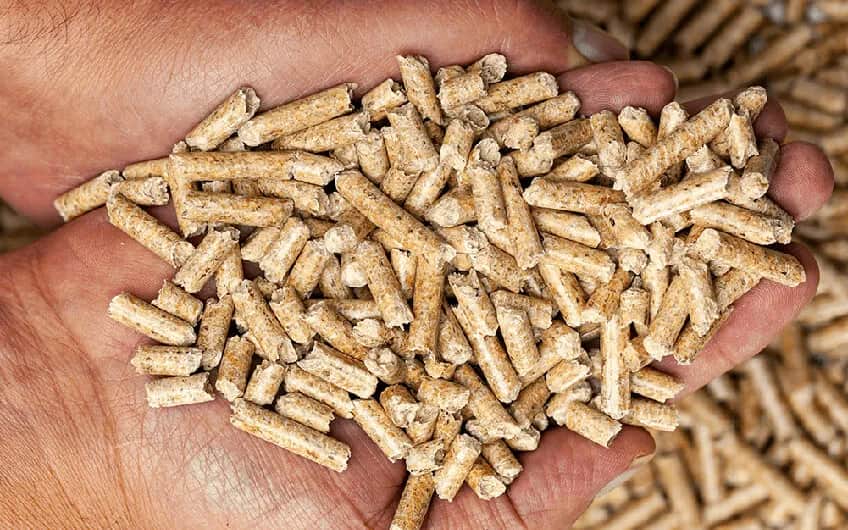 Dlaczego pellet drożeje? Oto przyczyny wzrostu jego cen w Polsce