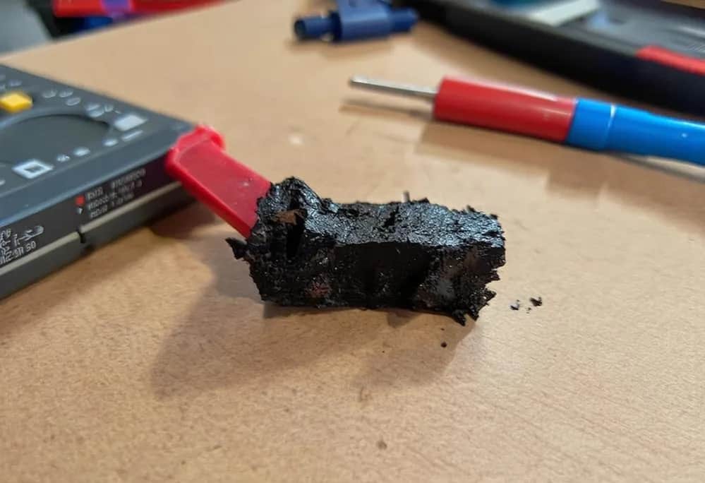 Jak wygląda przepalony bezpiecznik w aucie? Oto kluczowe oznaki