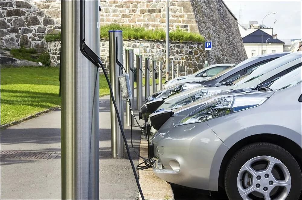 Ile Kosztuje Przejechanie 1 km - Koszt 100 km Elektrycznym Samochodem
