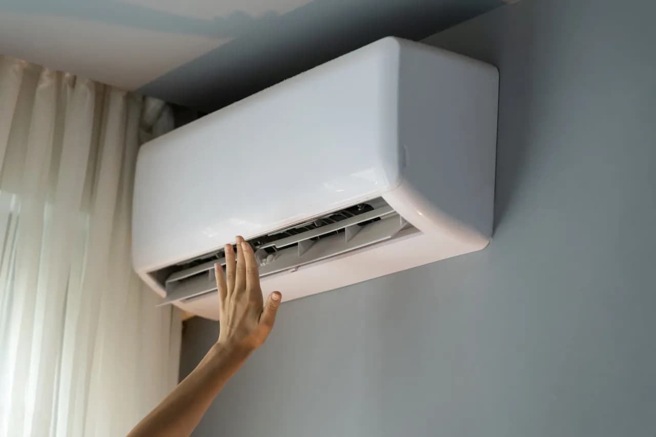 Klimatyzatory ścienne – na co zwrócić uwagę przy zakupie?