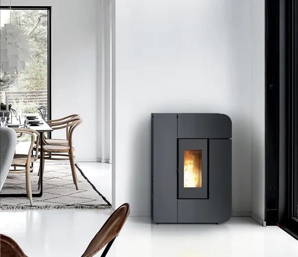 Czy piec na pellet można wyłączać na noc bez ryzyka chłodzenia domu?