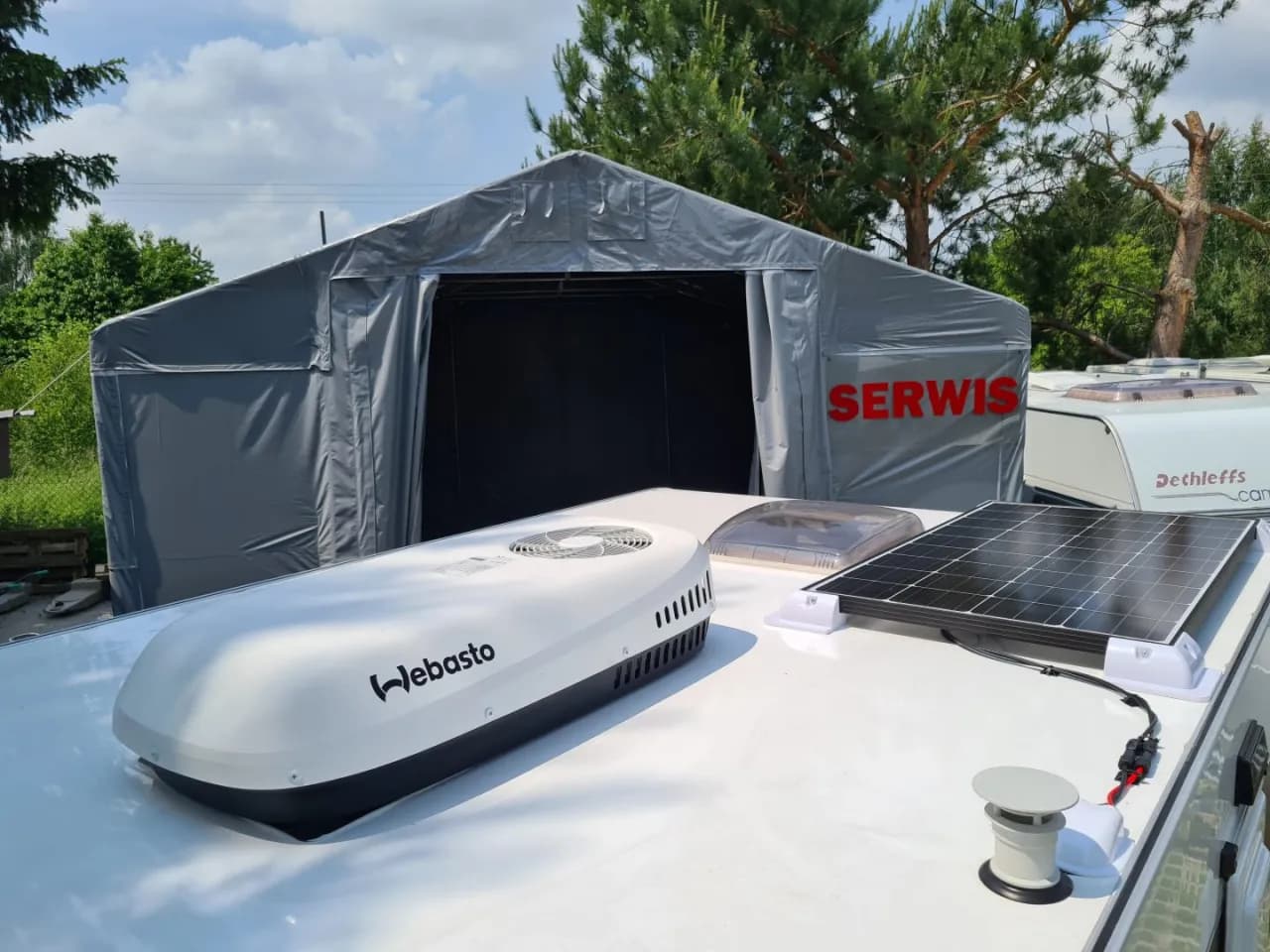 Najlepsza fotowoltaika do przyczepy kempingowej - uniknij błędów przy wyborze